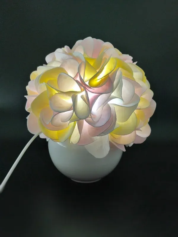 Світильник Гортензія триколірна в керамічному кашпо