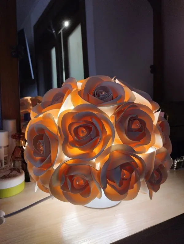 Декоративна лампа Букет троянд на пластиковій основі