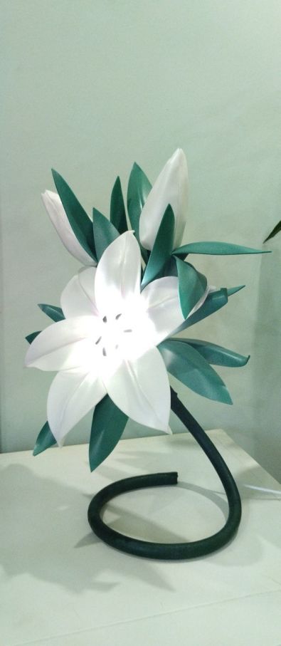 Декоративна лампа Лілія