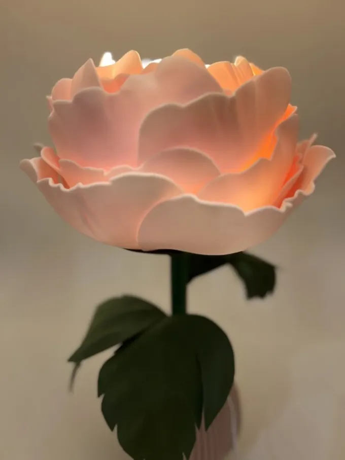 Світильник Півонія в бежевому кольорі