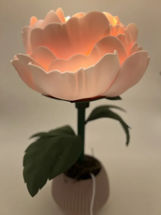 Світильник Півонія в бежевому кольорі