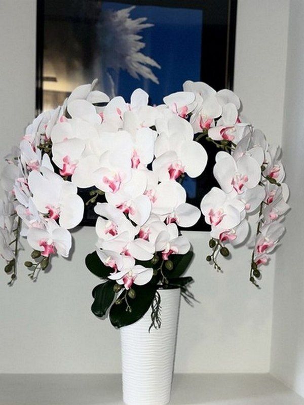 Композиція з Орхідей з латексу на 7 гілочок