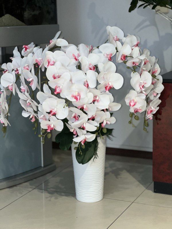 Композиція з Орхідей з латексу на 7 гілочок